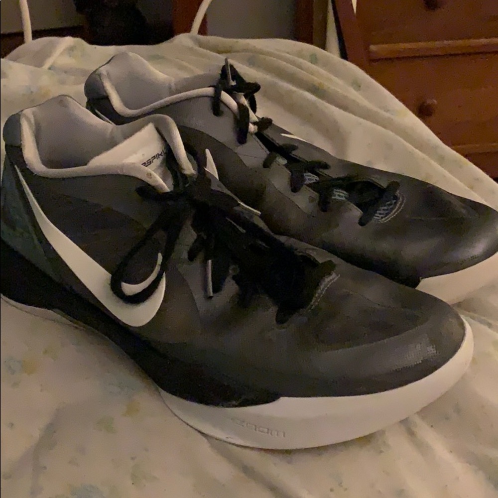 nike volleyball shoes (hyperspike)